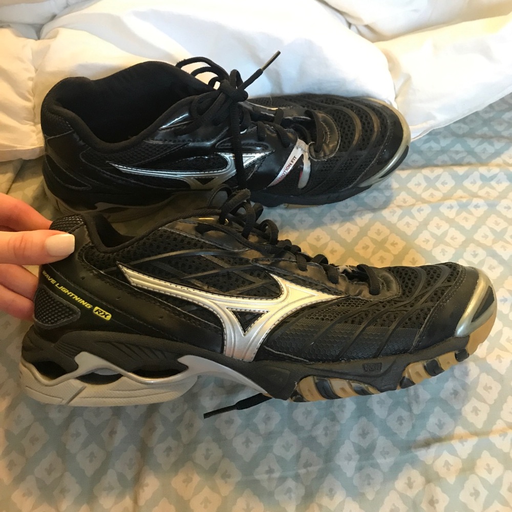 Mizuno Wave Lightning RX volleyball court shoes